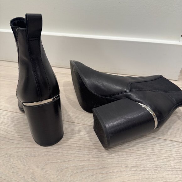 Steve Madden Knoxi Western Bootie - Picture 8 of 10